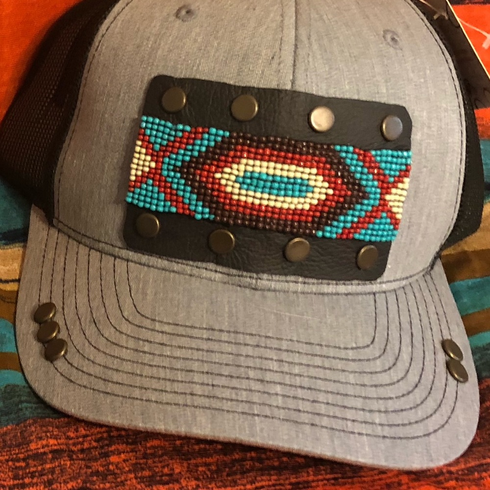 🎓 NWT Beaded Leather Stitching Trucker Snapback